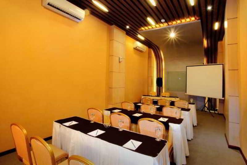 Tjokro Hotel Klaten Exterior photo